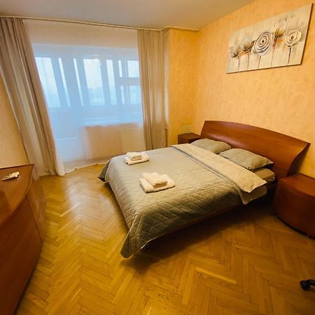 Real Home Apartments- Geroiv Dnipra Metro Station Kyiv Exterior photo