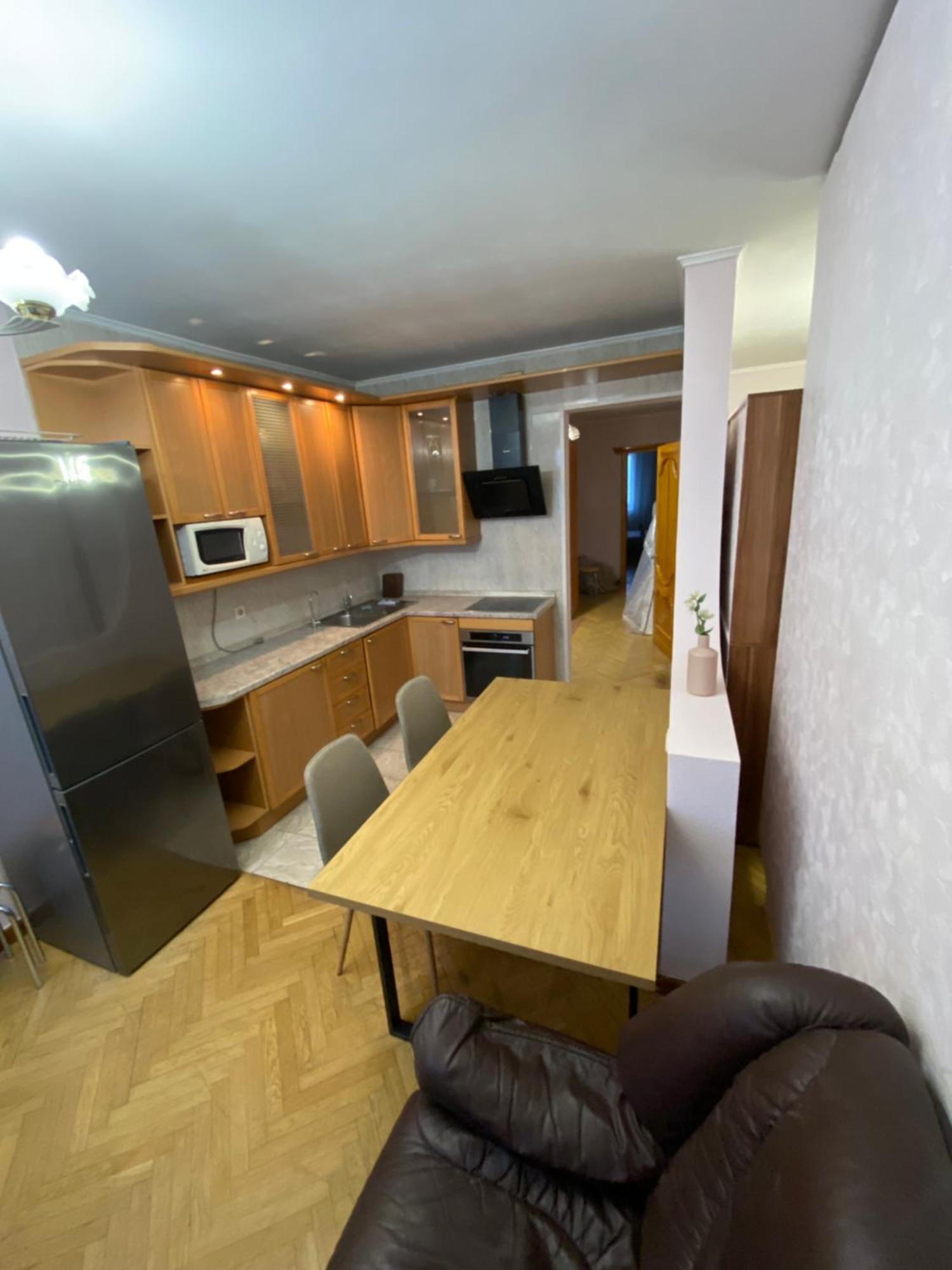 Real Home Apartments- Geroiv Dnipra Metro Station Kyiv Exterior photo